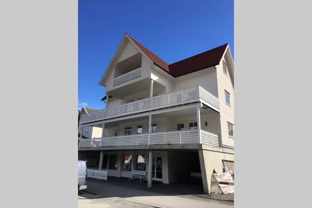 Balestrand Fjordapartments Holmen 19A Eksteriør billede