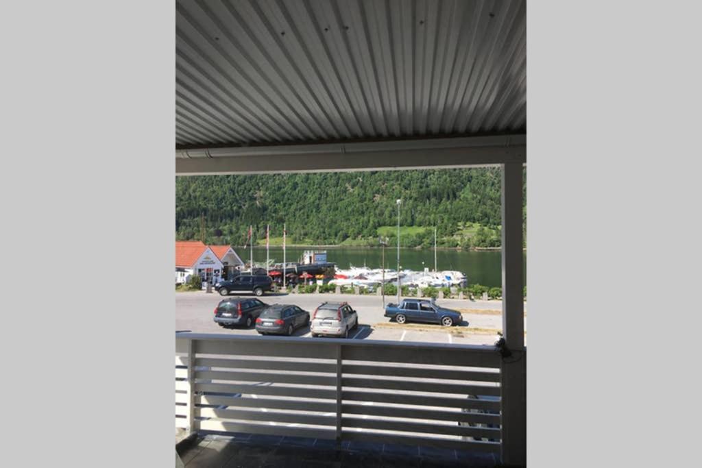 Balestrand Fjordapartments Holmen 19A Eksteriør billede