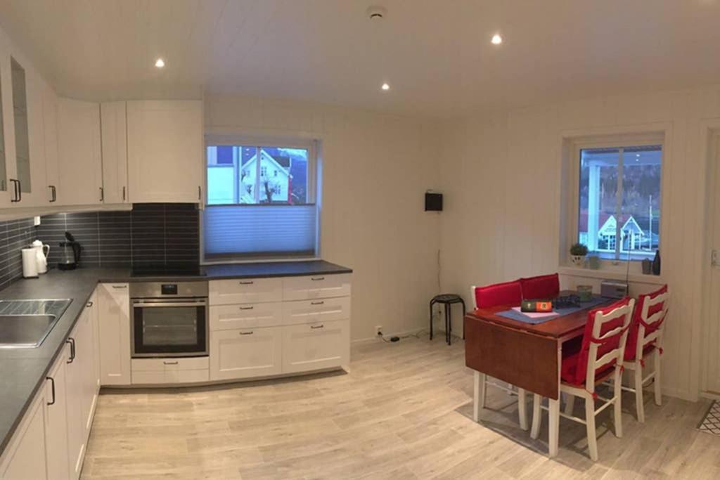 Balestrand Fjordapartments Holmen 19A Eksteriør billede