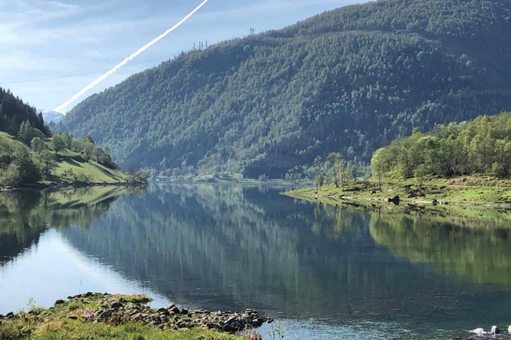 Balestrand Fjordapartments Holmen 19A Eksteriør billede
