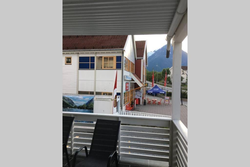 Balestrand Fjordapartments Holmen 19A Eksteriør billede