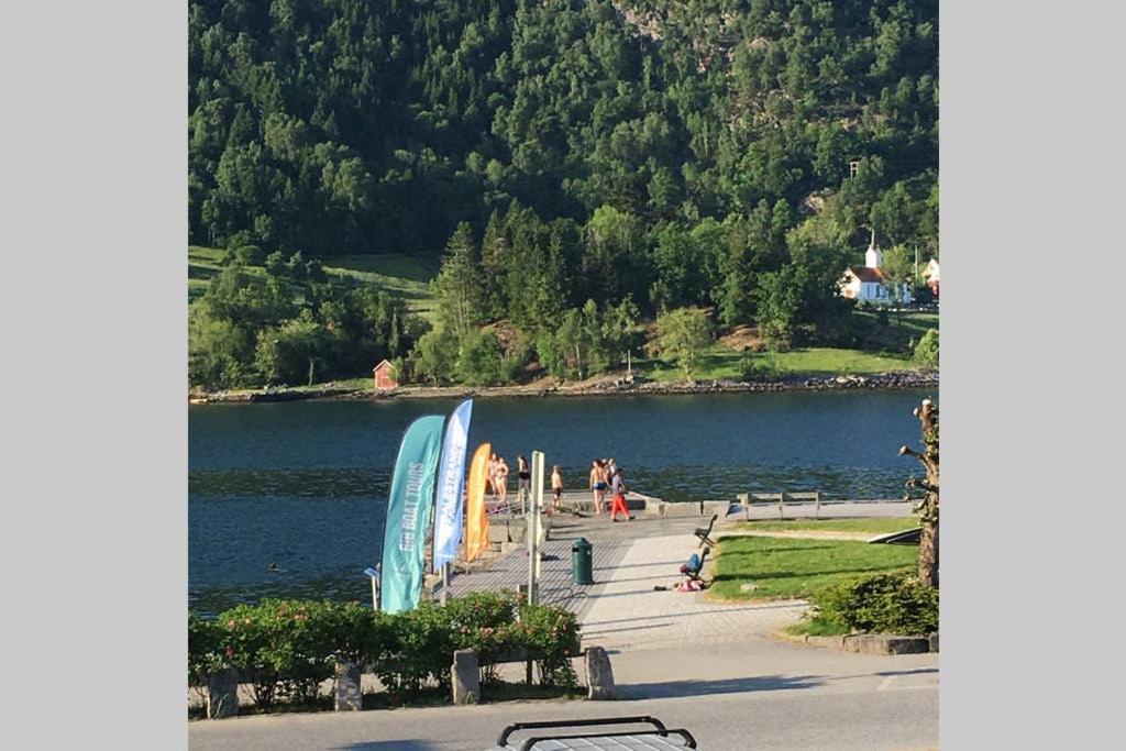 Balestrand Fjordapartments Holmen 19A Eksteriør billede