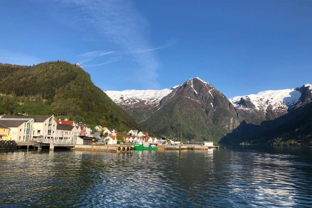 Balestrand Fjordapartments Holmen 19A Eksteriør billede