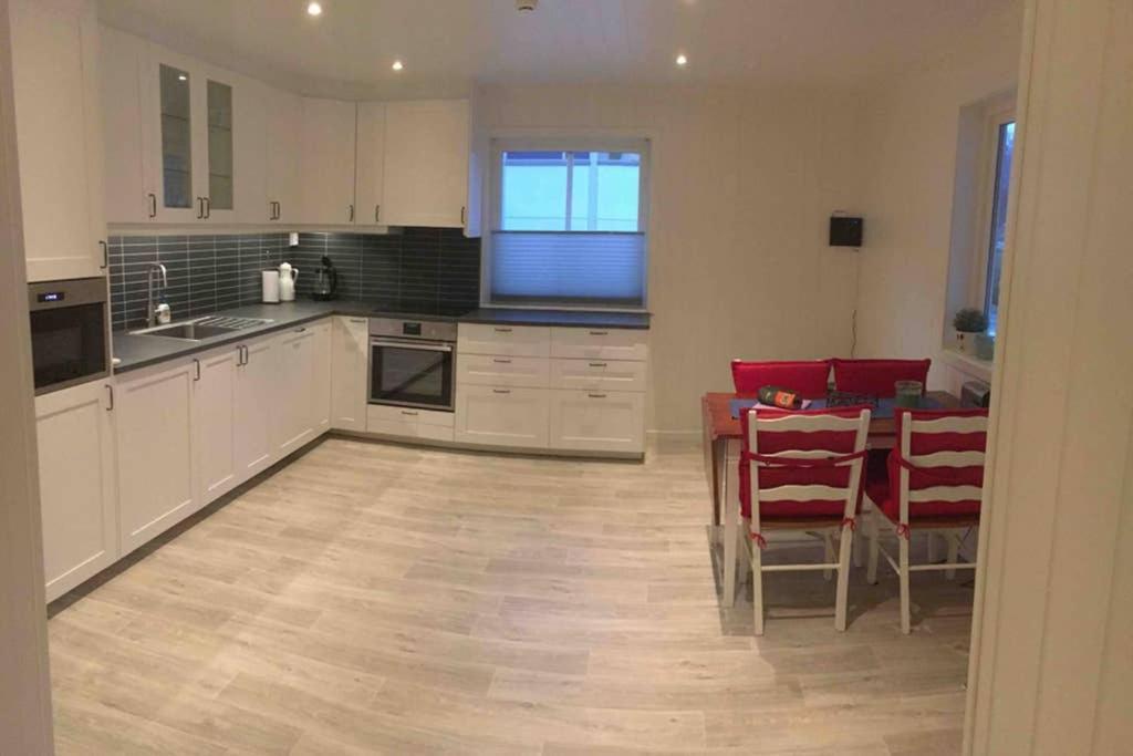 Balestrand Fjordapartments Holmen 19A Eksteriør billede