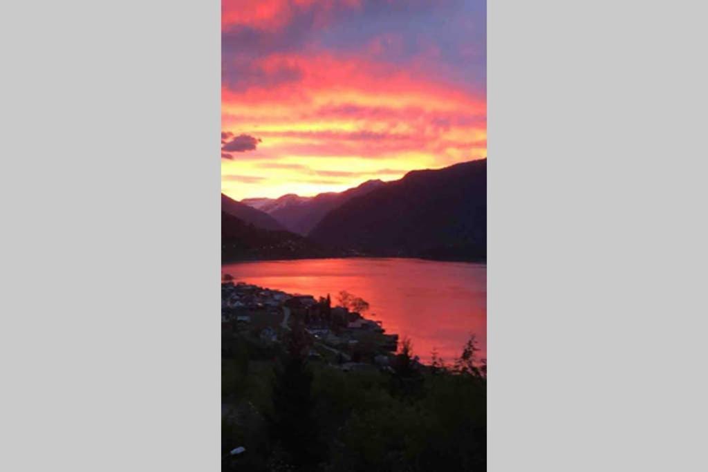 Balestrand Fjordapartments Holmen 19A Eksteriør billede