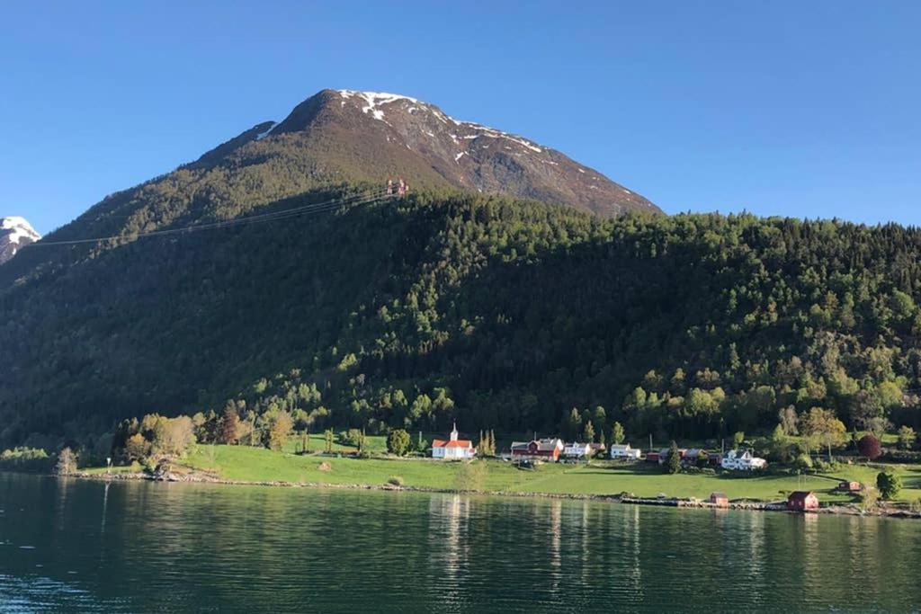 Balestrand Fjordapartments Holmen 19A Eksteriør billede