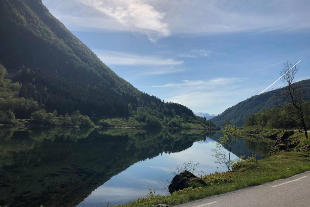Balestrand Fjordapartments Holmen 19A Eksteriør billede