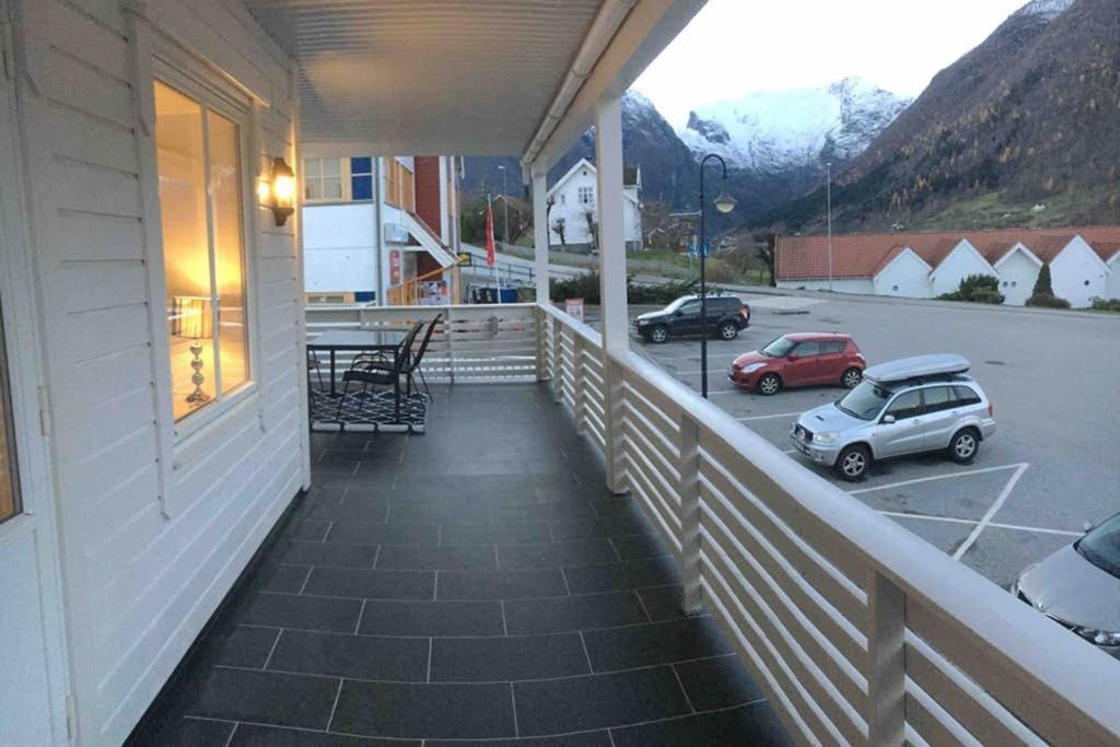 Balestrand Fjordapartments Holmen 19A Eksteriør billede