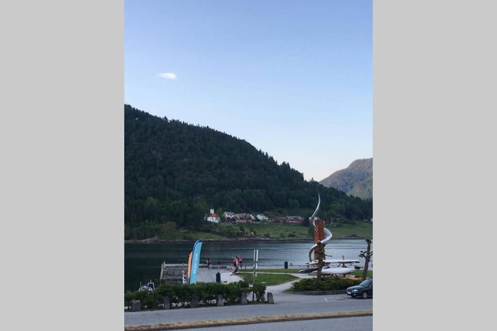 Balestrand Fjordapartments Holmen 19A Eksteriør billede