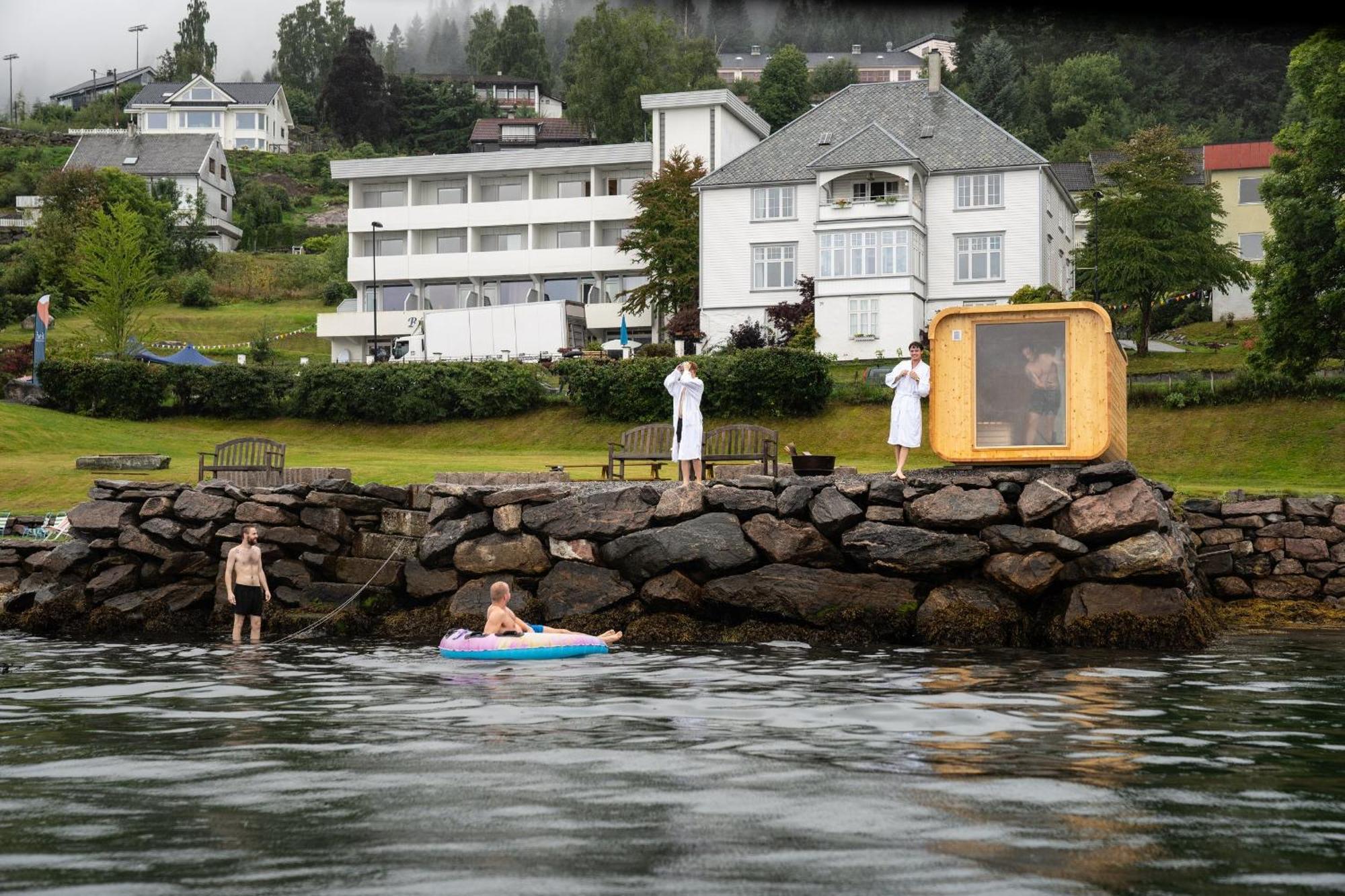 Balestrand Fjordapartments Holmen 19A Eksteriør billede